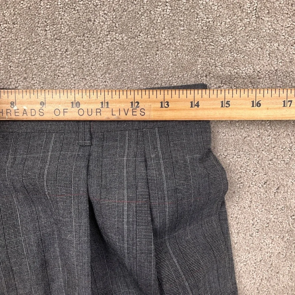 Gallery by Haggar Suit Men 40R 29W Gray Pinstripe Double Breasted Classic